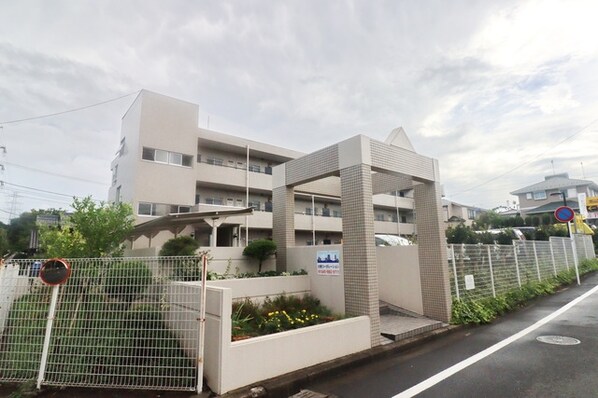 フローラル霧が丘の物件内観写真